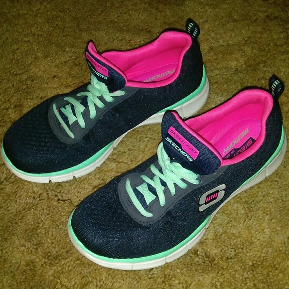 Dual Lite Skech Knit By Skechers